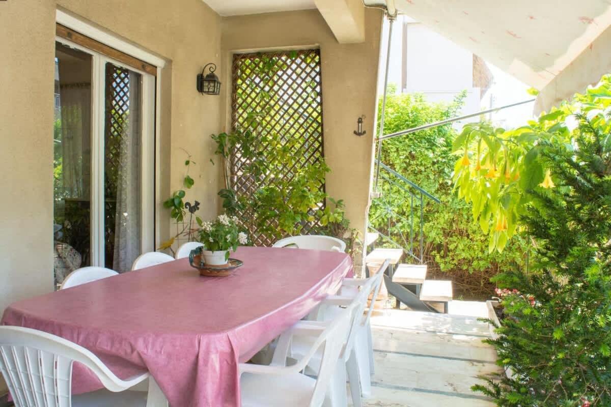 Family Apt With Garden Next To The Sea เอเธนส์ ภายนอก รูปภาพ