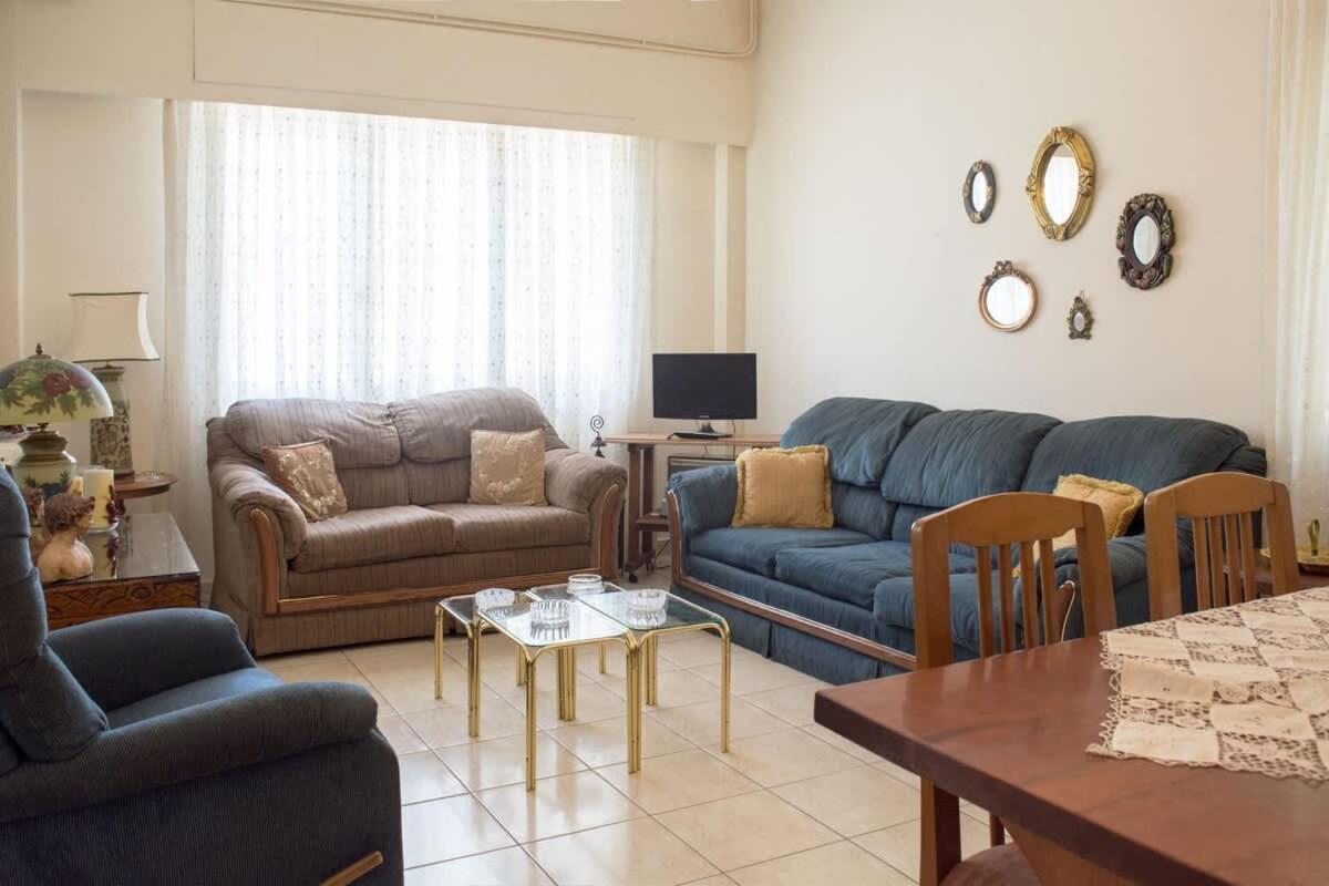 Family Apt With Garden Next To The Sea เอเธนส์ ภายนอก รูปภาพ